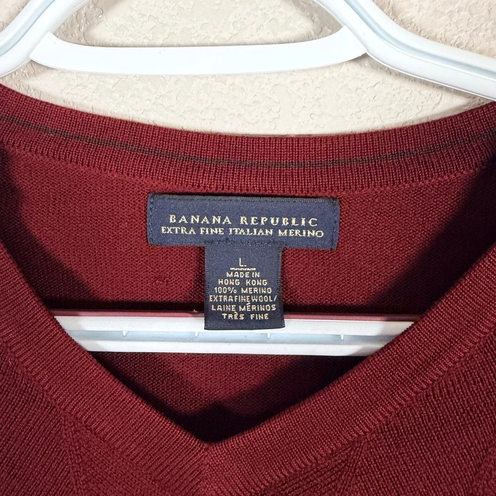 Banana Republic Extra Fine Italian Merino Wool Sweater‎ Mens L Red V-Neck read